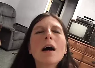 Волосатые девушки в любительском видео 02