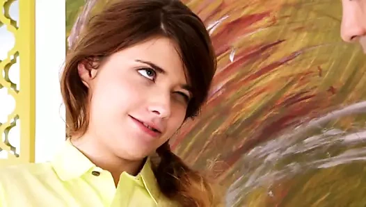 Sevimli kıllı genç ariel ilk kez anal çalışır