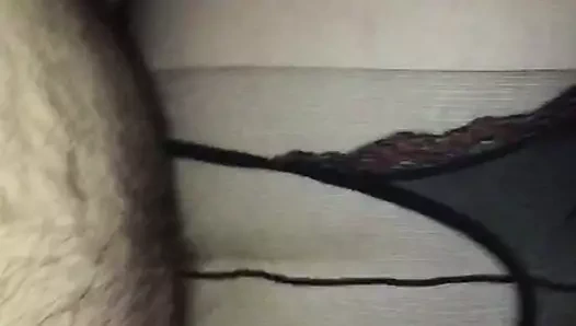 Auf den Nylonarsch abgespritzt !