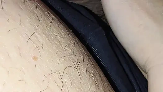 Üvey anne taşaklarını her çektiğinde, üvey oğlu fışkırtıyor ya da değil