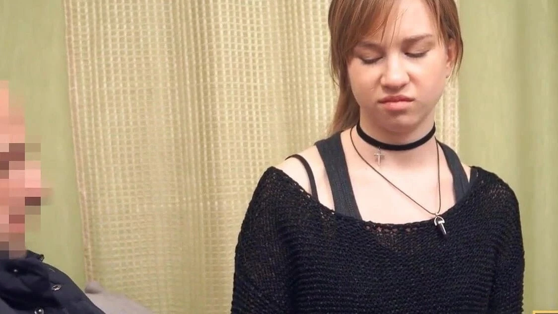 ऋण4के. बेरोजगार कर्जदार एलिस केल को लेना पड़ता है आदमी का लिंग