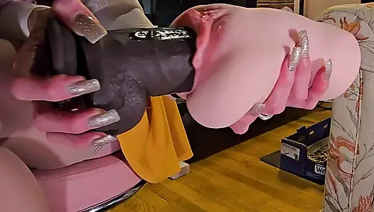 Longpussy, çok gerçekçi 3 boyutlu modellenmiş amcığımın kopyasını Intimaly.com biraz yarak alıyor.