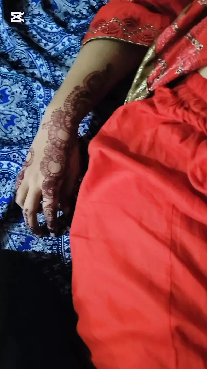 Ağır sikişiyor Hintli bhbhi nimra çok sikişiyor çok zevk alıyor.