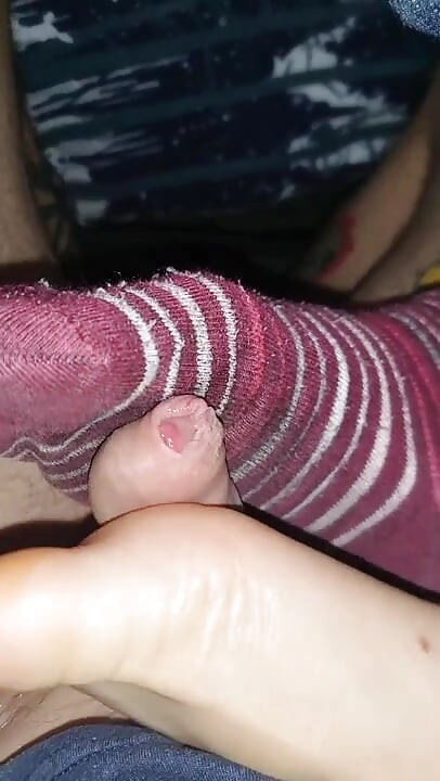 2 haftalık yıpranmış kokan çoraplar ayakla mastürbasyon