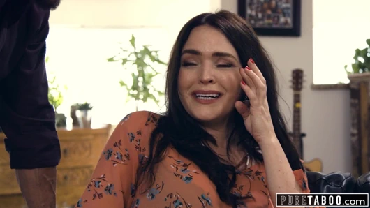 Saf tabu üvey anne üvey amca ile genç yakalandı ve katıldı