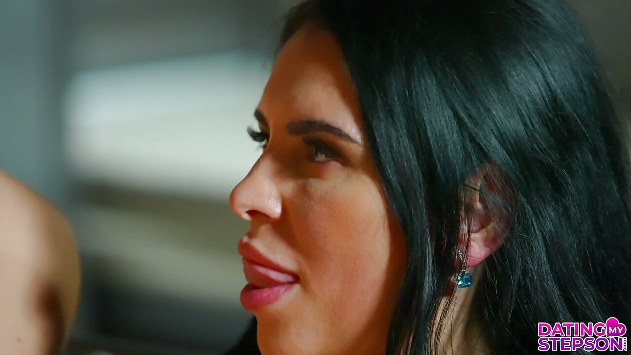Amcığının üstüne çıkıyor - s2e2