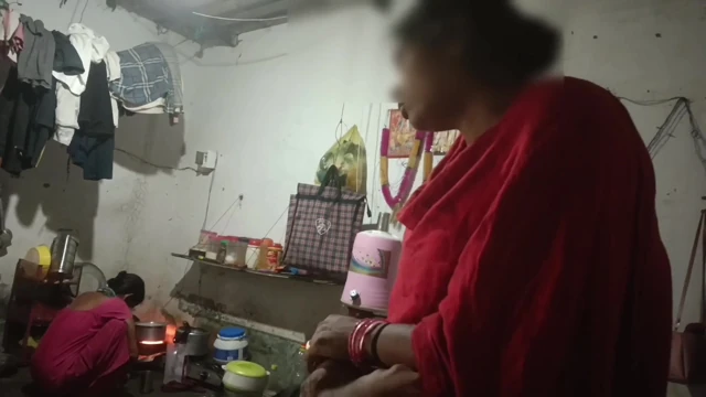 Stepsister did a handjob for the first time in front of stepmom, sucked cock, showed big tits in Hindi audio