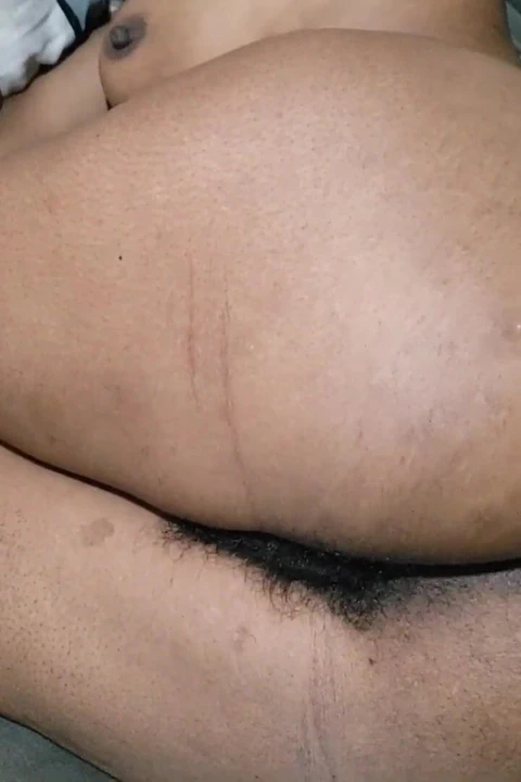 Pawg götlü kız amında sikiş makinesini kullanıyor 5 dakika