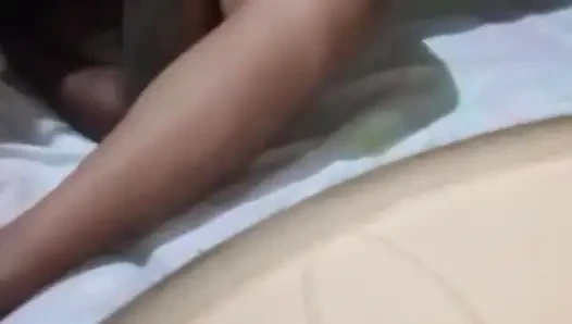 Pinay kocası tarafından oynandı