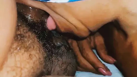 Onu gırtlağımla sikiyorum