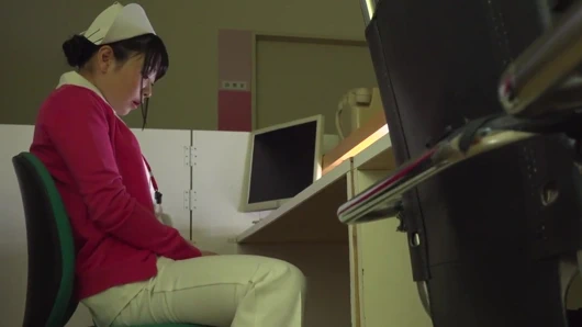 gece vardiyasında evli bir hemşire boğuyor onu inliyor bölüm 3