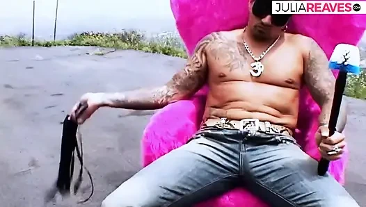 Azgın hatun üçlü seks yapıyor, izle veya bize katıl