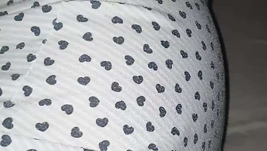 Aman tanrım büyük ereksiyonlu üvey oğlu üvey annesi tarafından elle muamele çekiyor