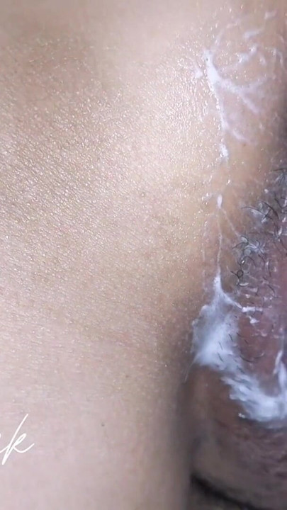 Asian Wet. Diğer yandan havuz çok yumuşak. | Klip 1