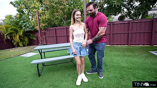 Sıkı spinner ön kol büyüklüğünde yarağa binerken aklını kaybediyor