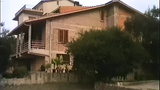 Rocco siffredi iki sürtük İtalyan kızla sikişiyor