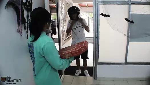 Domikiliary zaman kaybetmiyor ve amımı sikiyor - tam hikaye - İspanyolca porno