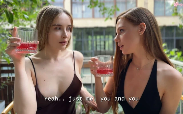 İlk buluşmada üç kişilik seks! Şanslı adam iki 19 yaşındaki üvey kız kardeşle yatıyor!