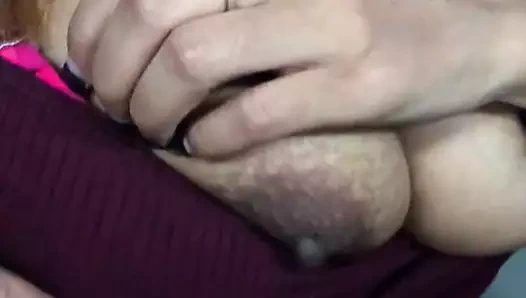 Göğüslerimi trende hisset