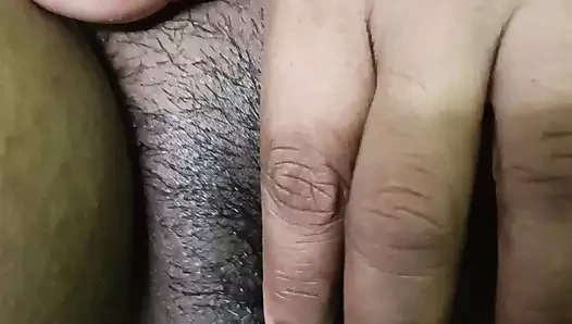 Mallu Brinjal ile eğleniyor