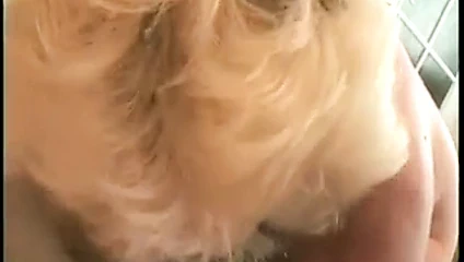 Monica: büyük genç horoz ve seksi yaşlı bayan için bir yapay penis