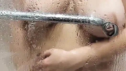 Büyük memeli üvey kız kardeş