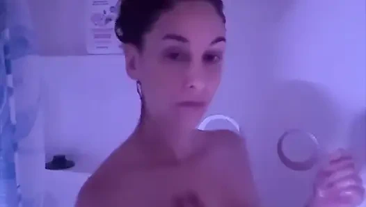 Benimle gece yarısı duşu.