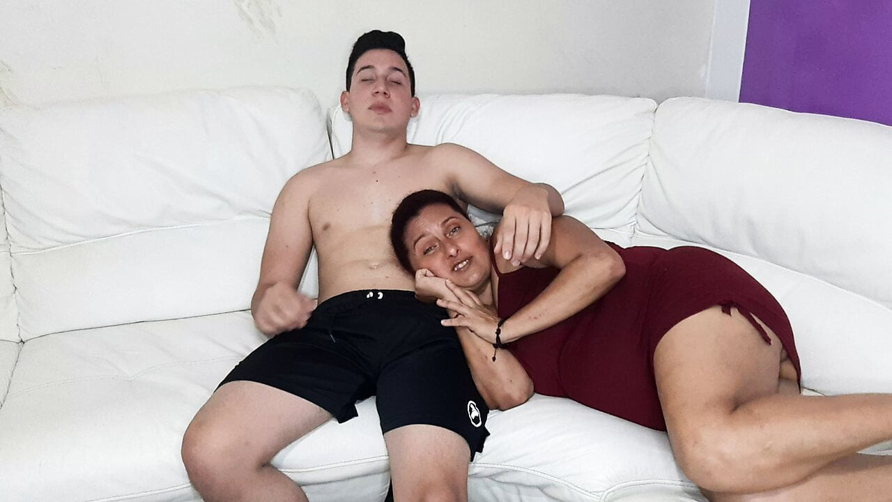 üvey annemin lezzetli amını yiyorum