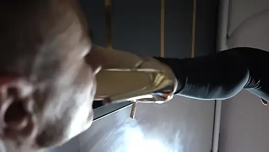 Önde topuklu ayakkabılar