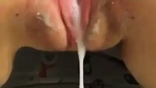 O iterek the boşalmak dışarı ona kedi