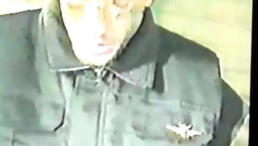 2 militaire qui defonce une belle garce