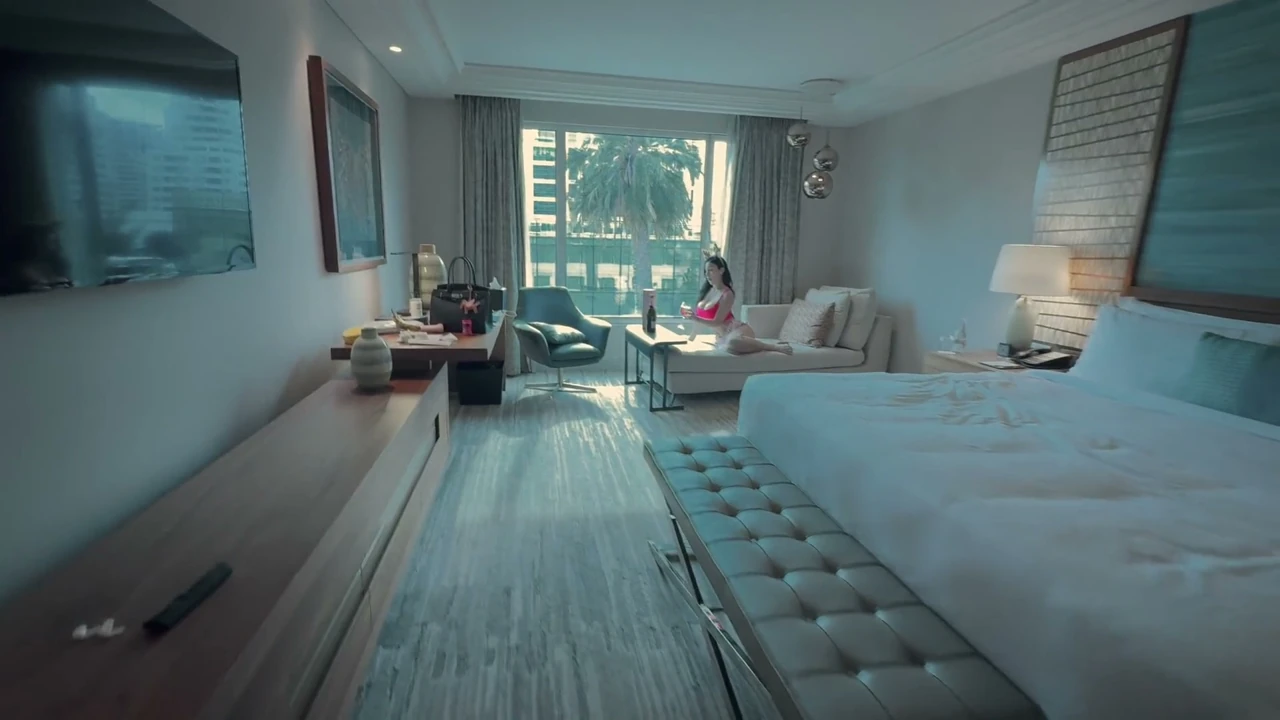 Alone in a Luxury Hotel Room She Got What She Wanted CREAMPIE – Lana Myers