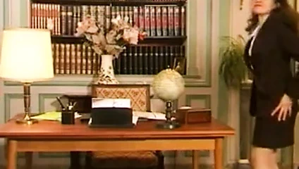 apres le boulot..elle finie sur le bureau