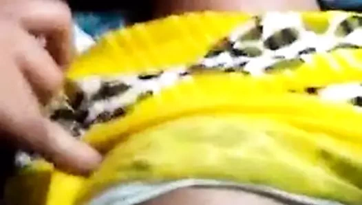 Desi sevimli göğüsler