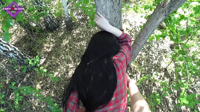 Ormandaki bir yürüyüş yüze boşalmayla sona erdi - anny walker