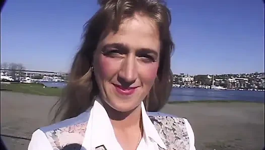 Kıllı azgın amatör ilk kez anal seks yapıyor Marcie