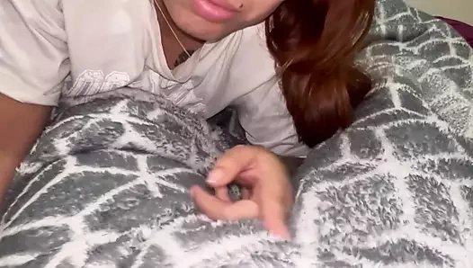 Diş teli takan güzel kadın ağzına sperm istiyor