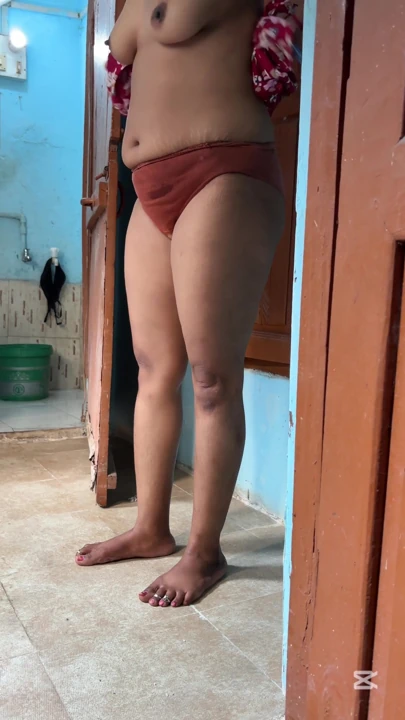 Bhabhi Ne BF Ke Paas Boobs Ko Masal Ke Batha | Clip 1