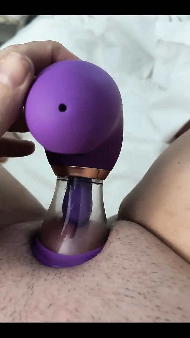 Oyuncağımı iyi bir küçük sürtük gibi kontrol ederken kendimi kaydetmemi söyledi