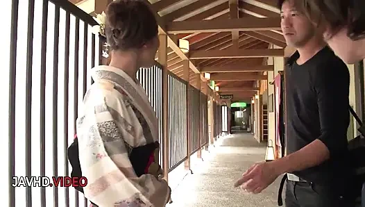 Aoi Mizunos açık havada sakso arzusunu ateşlerken sapık jav tutkusu patlıyor