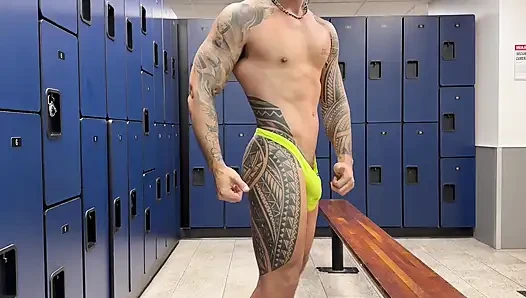 From Under, Ball Busting, Ring on and a Lot of Cum Jona Ortiz