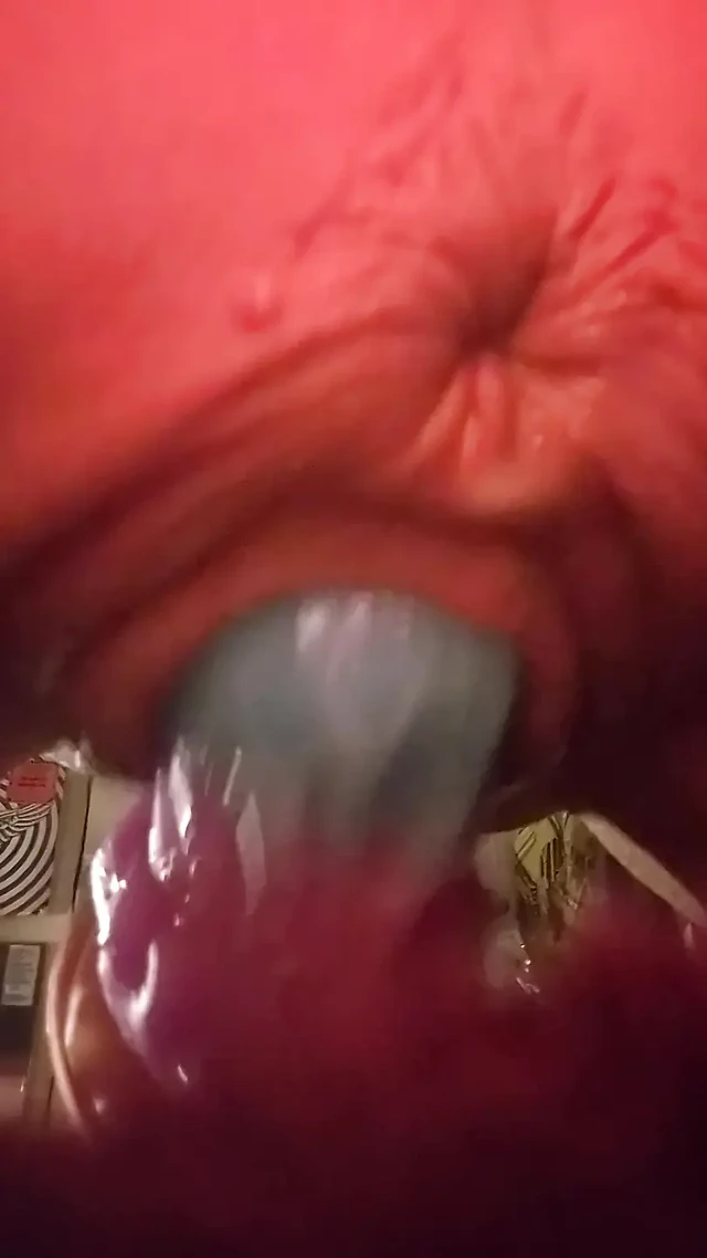 Gevşek ıslak fahişe makinesi sikiliyor