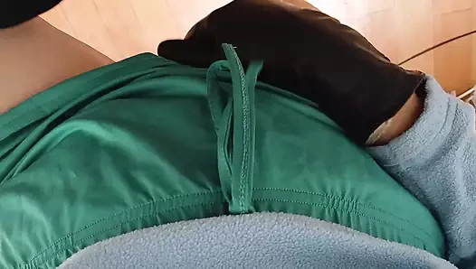 Öğretmen ve öğrenci karşılıklı mastürbasyon