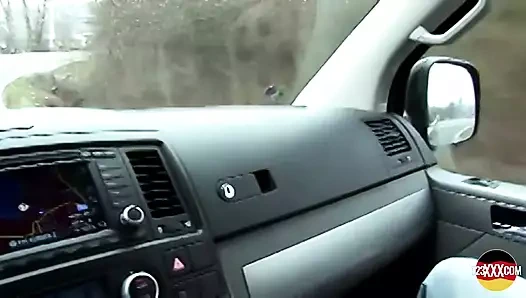 Seksi iç çamaşırlarının ona nasıl baktığını görmelisin