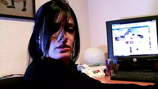 Terry her seferinde bir kedi vuruyor