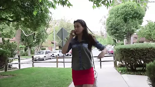 Şu anda seni gerçekten öpmek istiyorum: iki lezbiyen