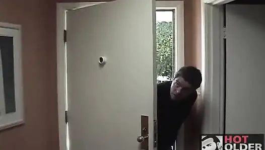 Frat Pack: Ev Sahibi