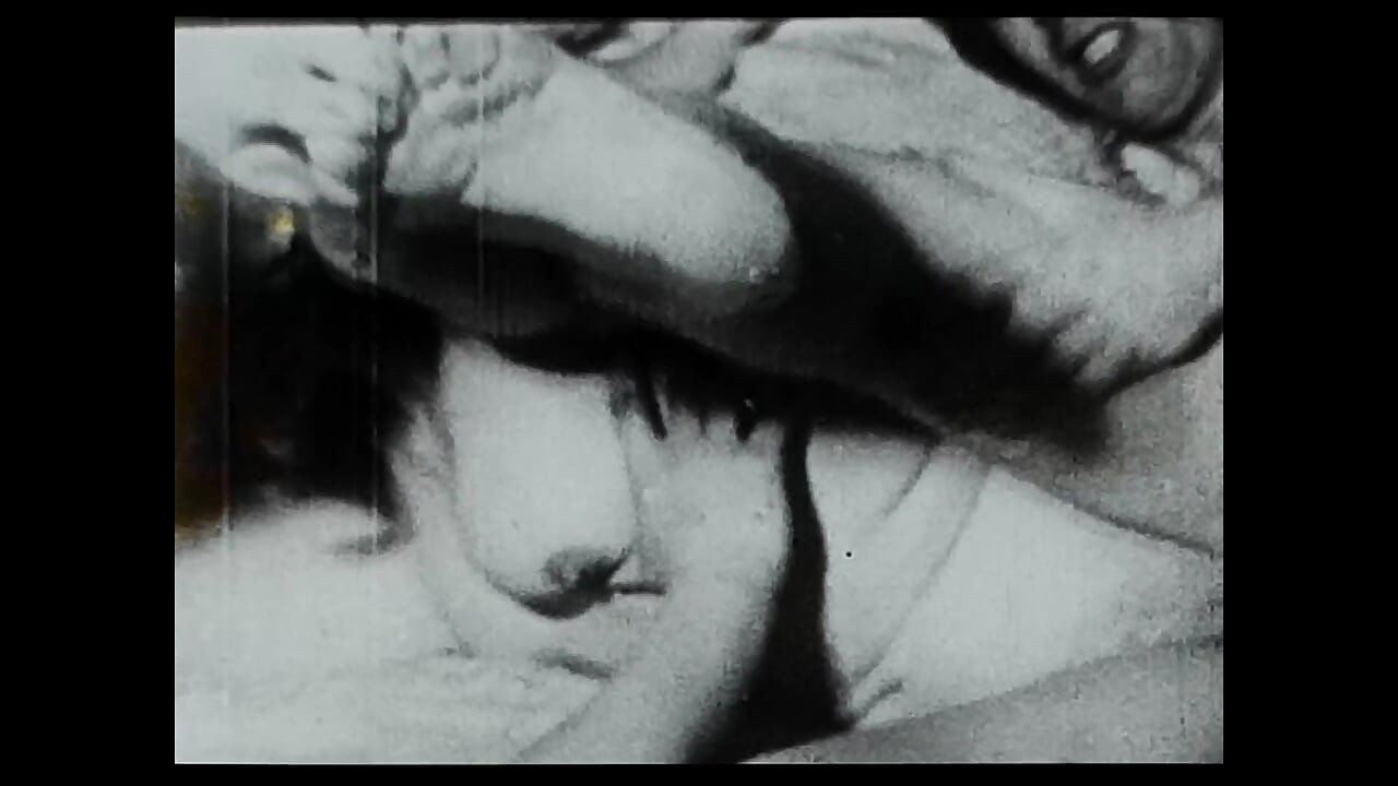 Klasik porno retro erotik tiyatro - üçlü ilişki