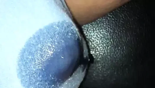 in die Hose gepinkelt