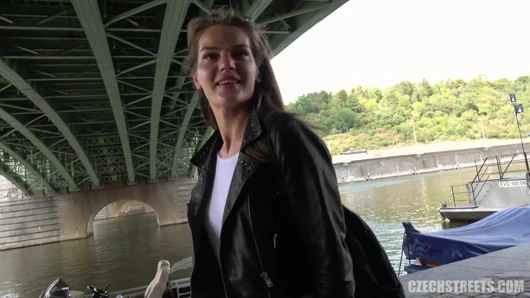 Çek sokakları - şimdiye kadarki en ürperen kız